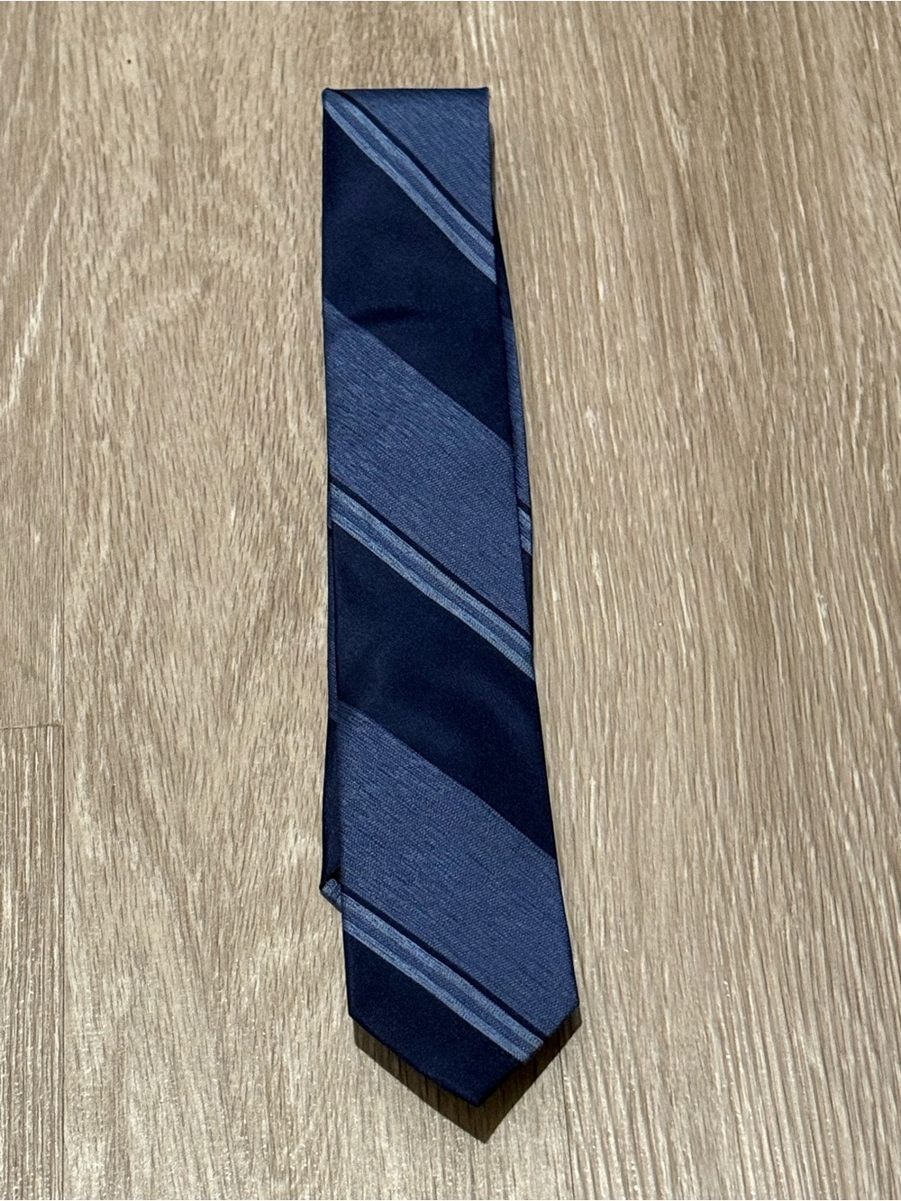 Neiman Marcus Navy & Light Navy Striped Silk Tie